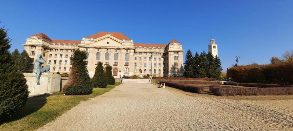 Fueredi Apartman Debrecen Kültér fotó